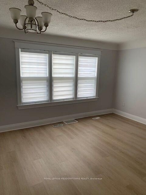 Property Photo: 33 Senator Avenue 1 ON L8L 1Z3