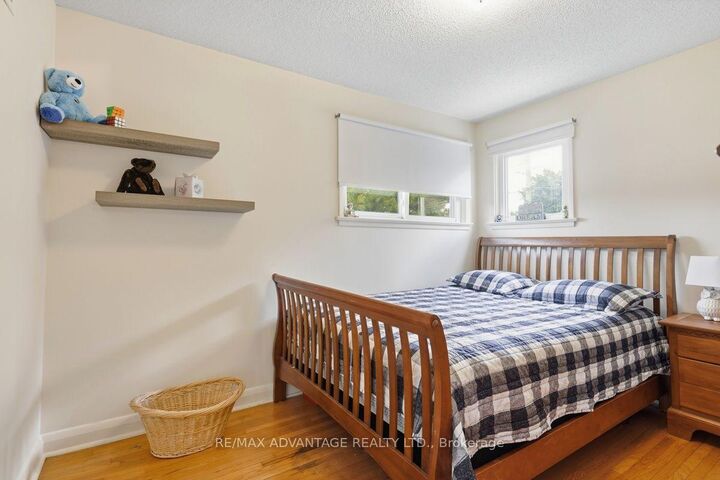Property Photo:  289 Winnipeg Boulevard  ON N5W 4V1 