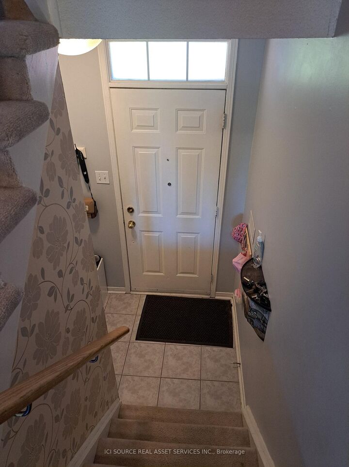Property Photo:  120 Railroad Street 4  ON L6X 5A1 