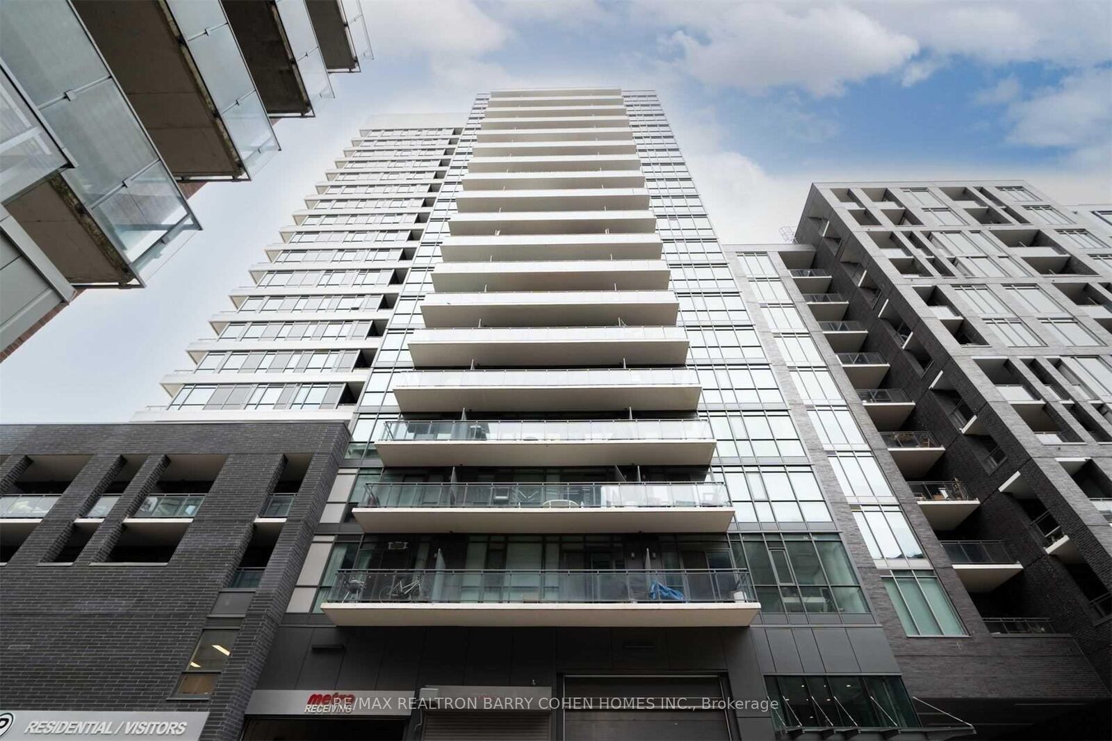 Property Photo:  20 Minowan Miikan Lane 631  ON M6J 0E5 