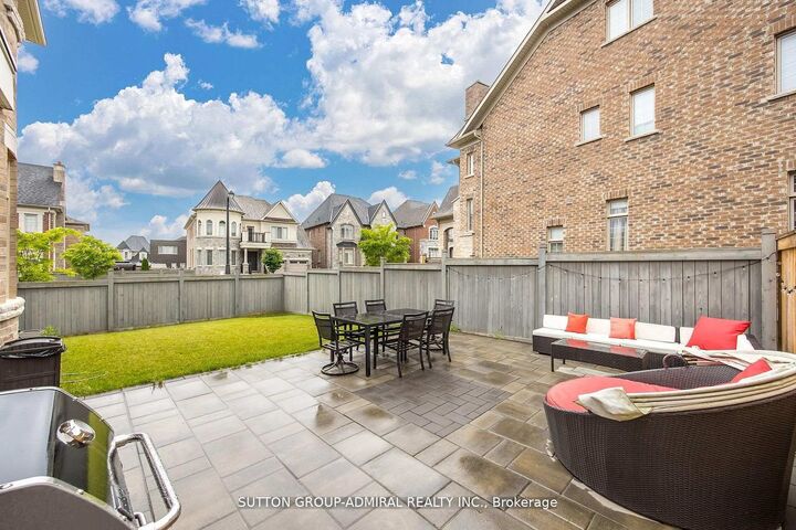 Property Photo:  36 Hurst Avenue  ON L5A 4Y5 