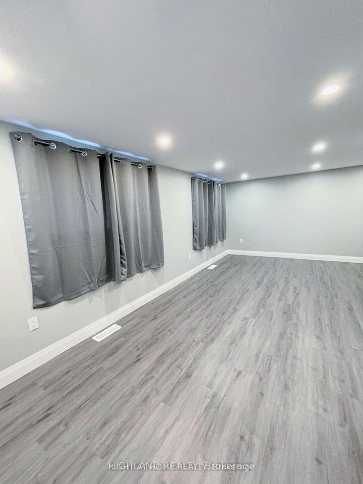 Property Photo:  12 Croydon Drive Lower Unit  ON L2M 1J2 