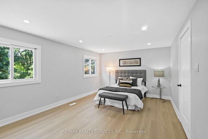 Property Photo:  1273 Barberry Green N/A  ON L6M 2A8 