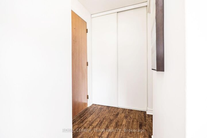 Property Photo: 47 Sumac Street 12 ON K1J 7T7