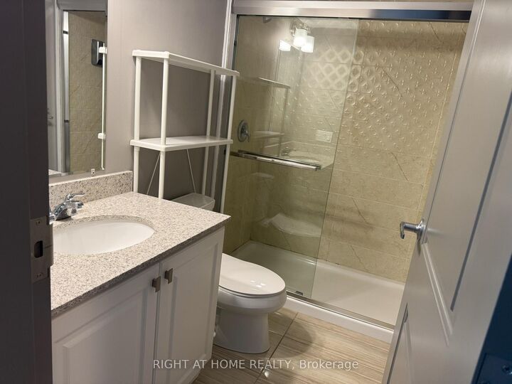 Property Photo:  321 Spruce Street 501  ON N2L 0G4 