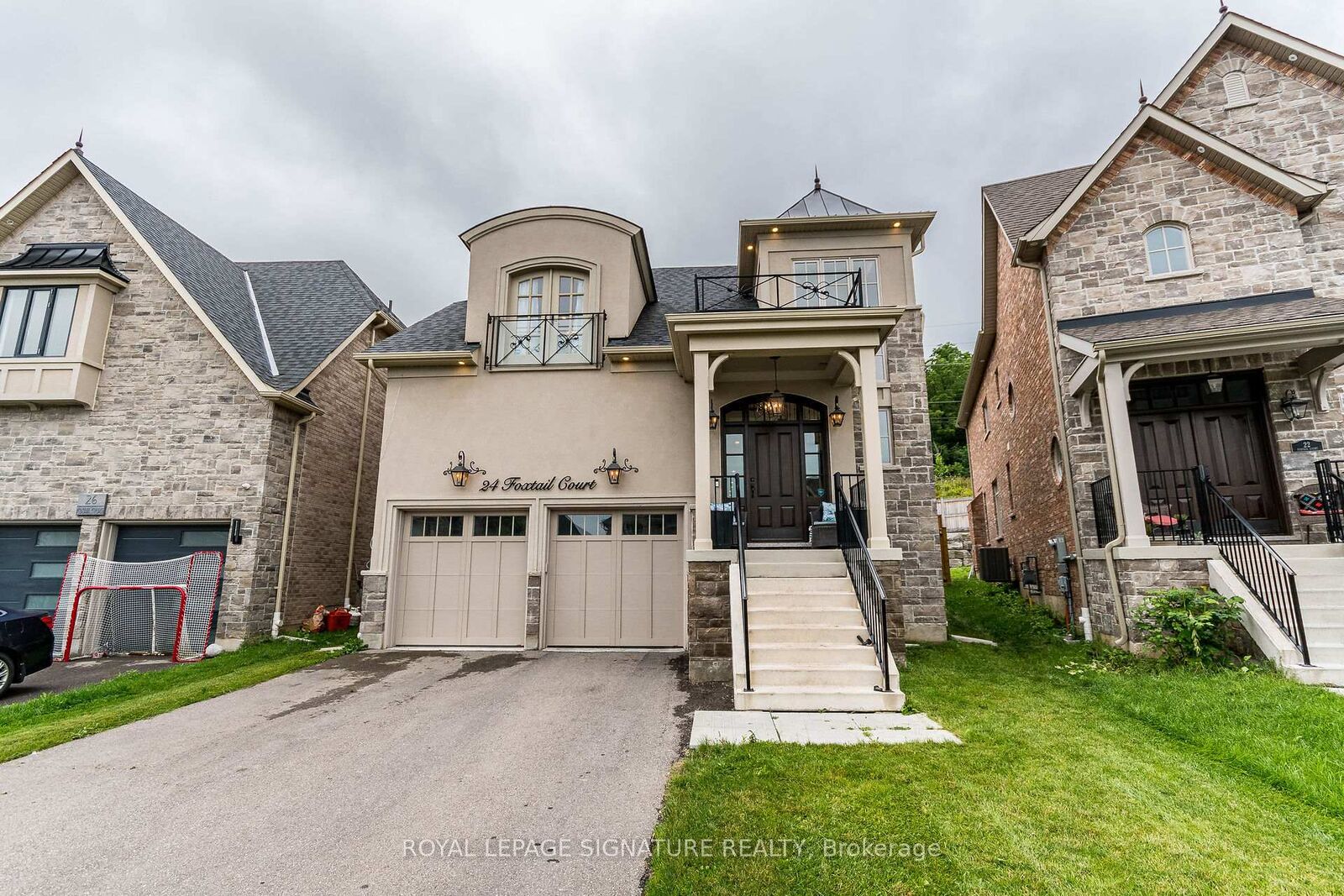 Property Photo: 24 Foxtail Court ON L7G 6N7