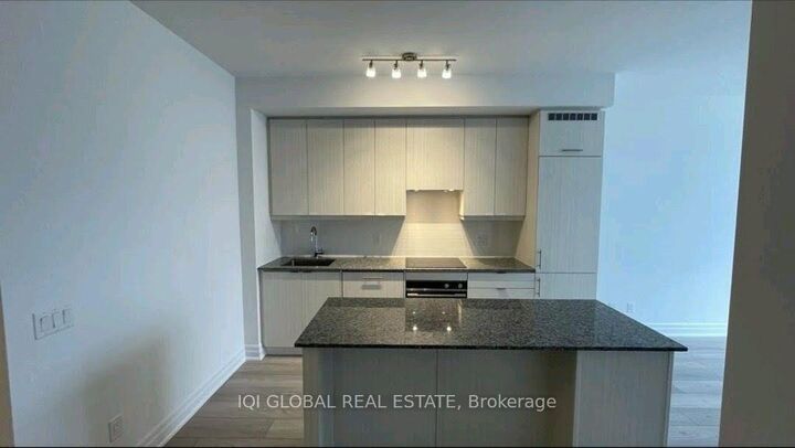 Property Photo: 36 Elm Drive ON L5B 0N3