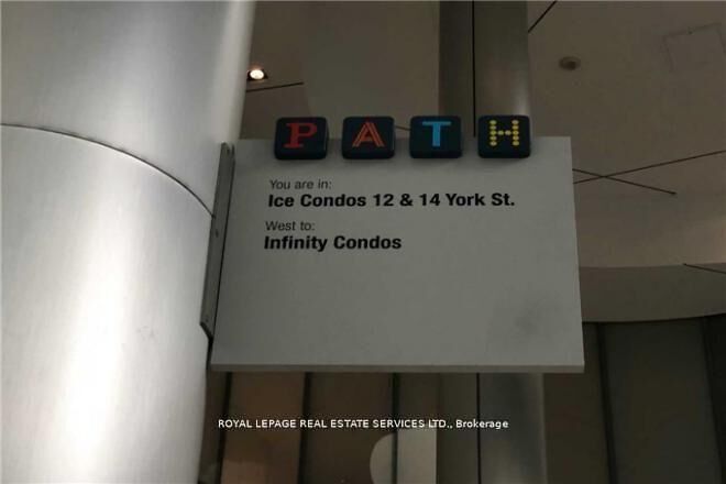 Photo de la propriété: 14 York Street 5402 ON M5J 2Z2