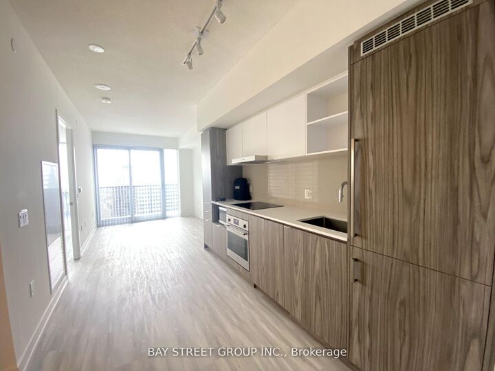 Property Photo:  55 Cooper Street 4206  ON M5E 0G1 