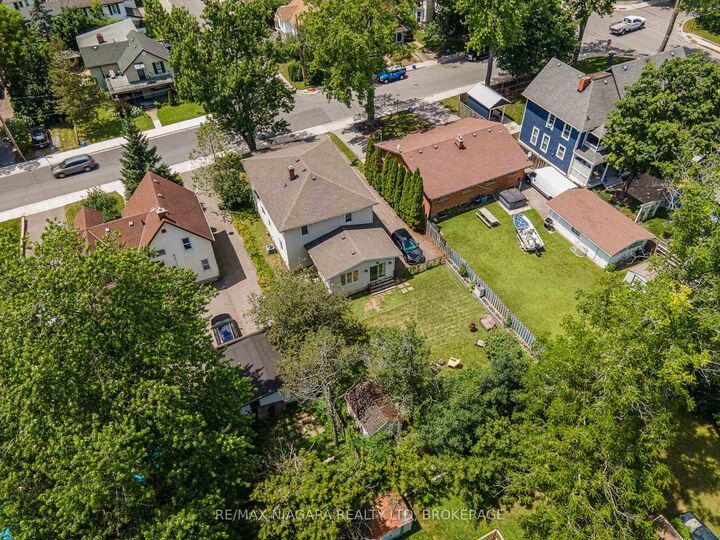 Property Photo: 30 Shotwell Street ON L3C 1N8