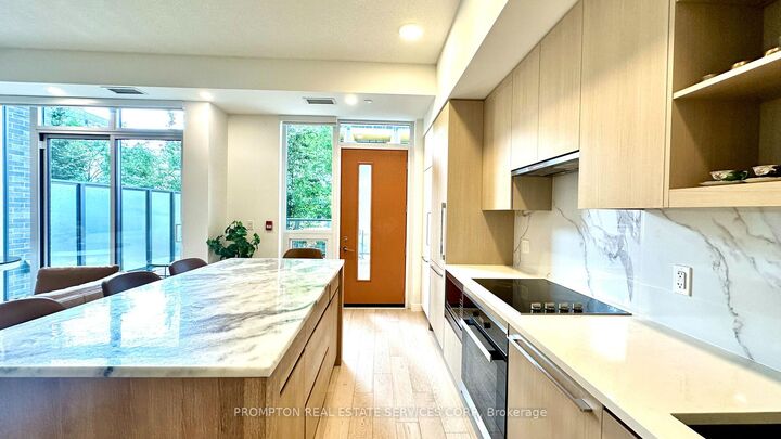 Property Photo: 27 McMahon Drive Th112 ON M2K 0J2