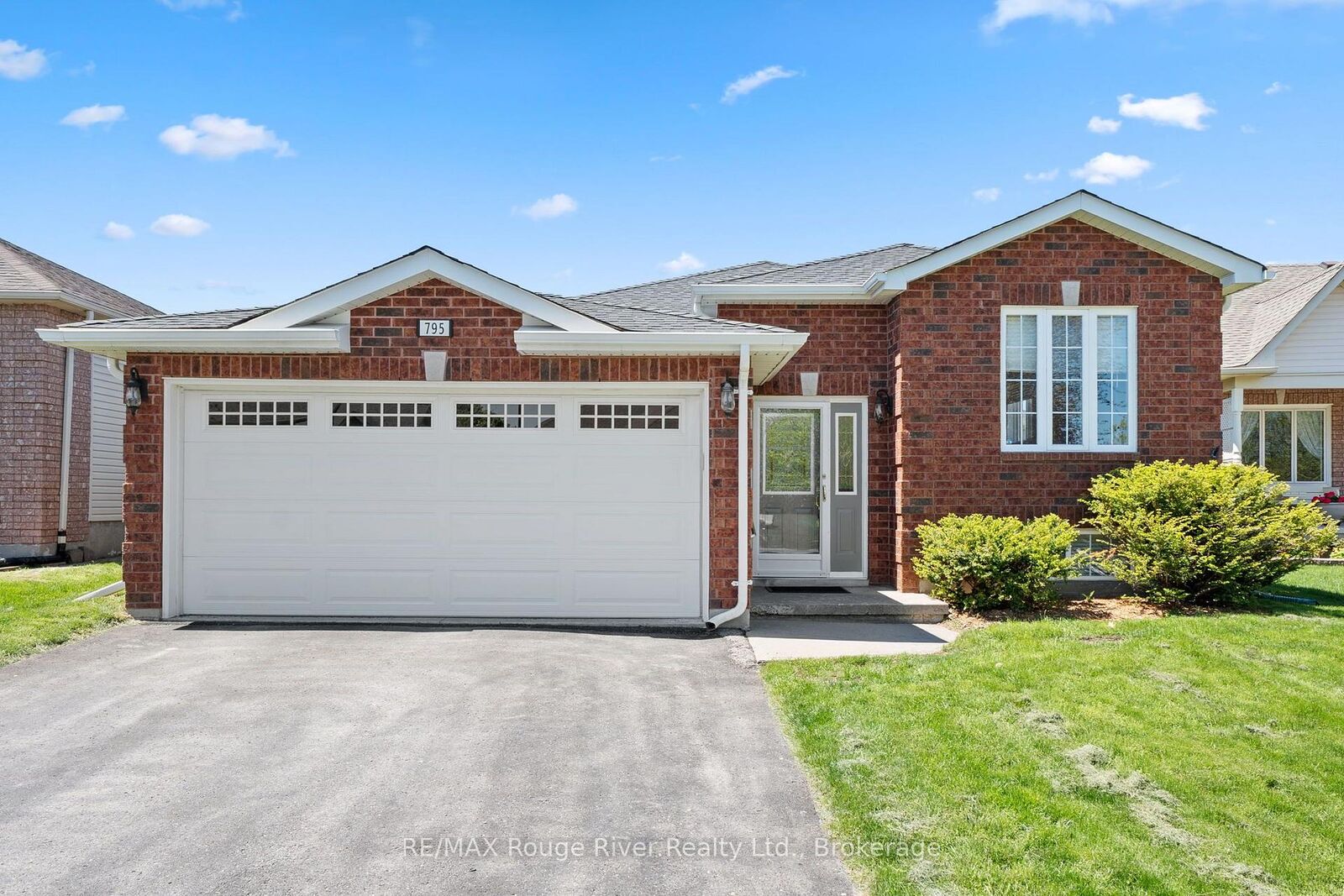 Property Photo: 795 Munson Crescent ON K9A 5N9