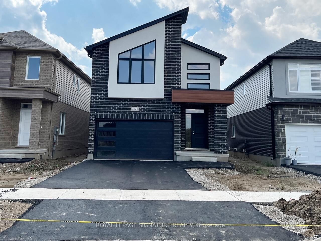 Property Photo: 3128 Turner Crescent ON N6M 0B2