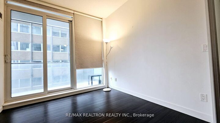 Property Photo:  770 Bay Street 712  ON M5G 1N6 