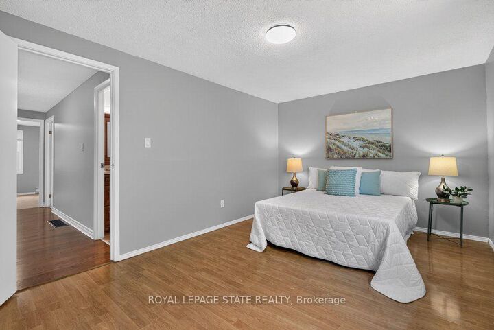 Property Photo:  138 Memorial Avenue  ON L8G 4C7 