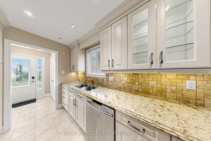 Property Photo:  2328 Yolanda Drive  ON L6L 2H6 