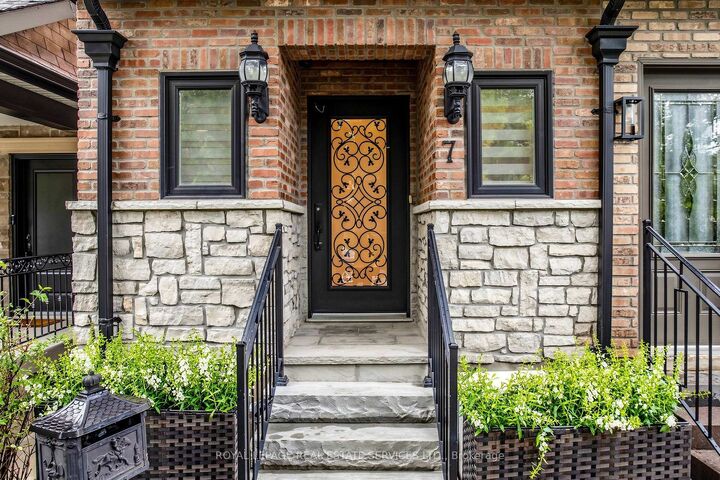 Property Photo:  7 Sellers Avenue  ON M6E 3T4 
