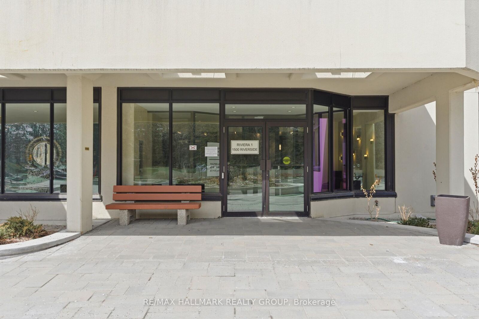 Property Photo: 1500 Riverside Drive E 202 ON K1G 4J4