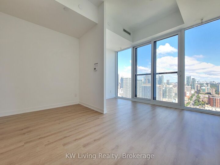 Property Photo:  319 Jarvis Street 4509  ON M5B 0C8 