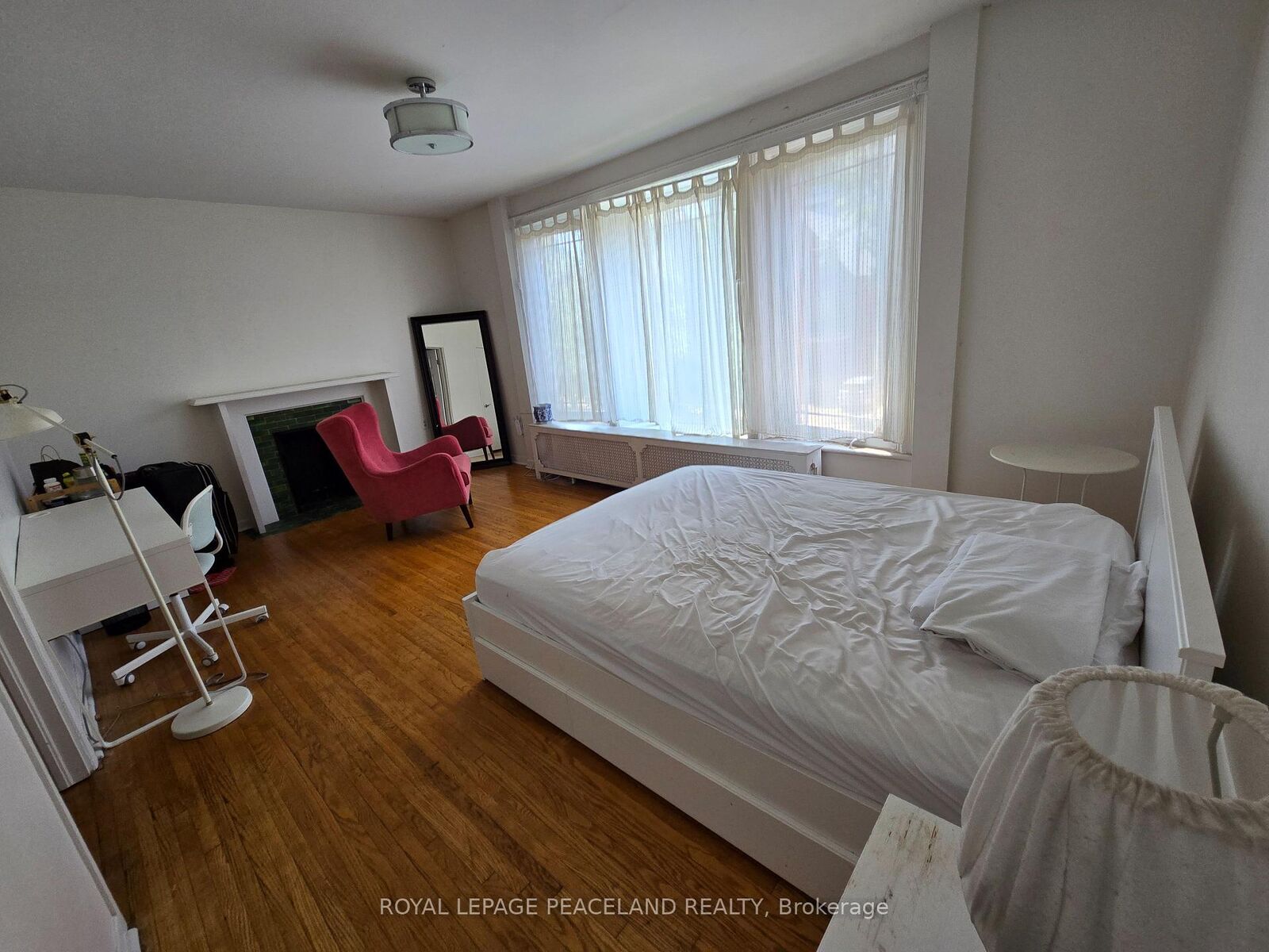 Property Photo: 61 Madison Avenue 2nd Flr ON M5R 2S3