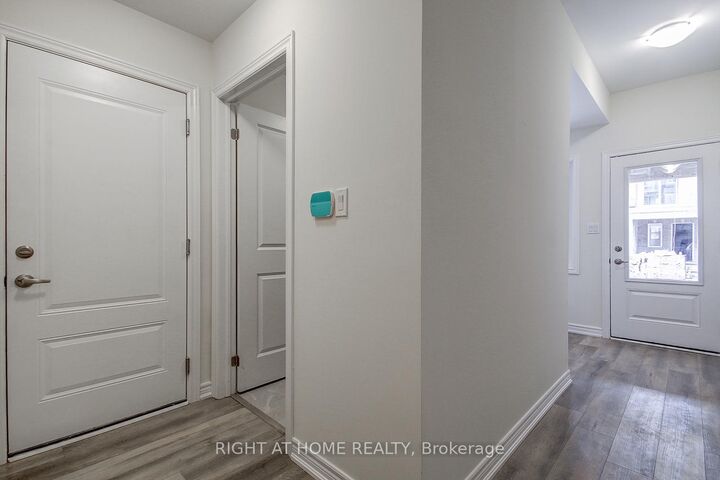 Property Photo:  40 Zinfandel Drive 49  ON L8E 0L1 