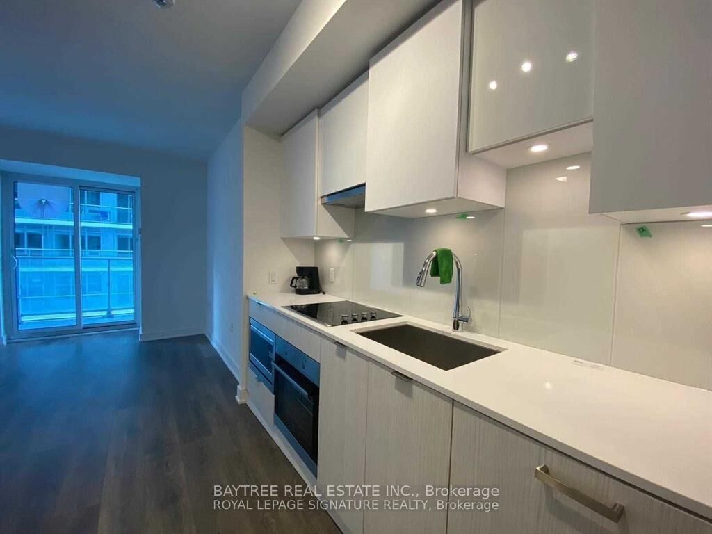 Property Photo:  195 Redpath Avenue 1001  ON M4P 0E4 