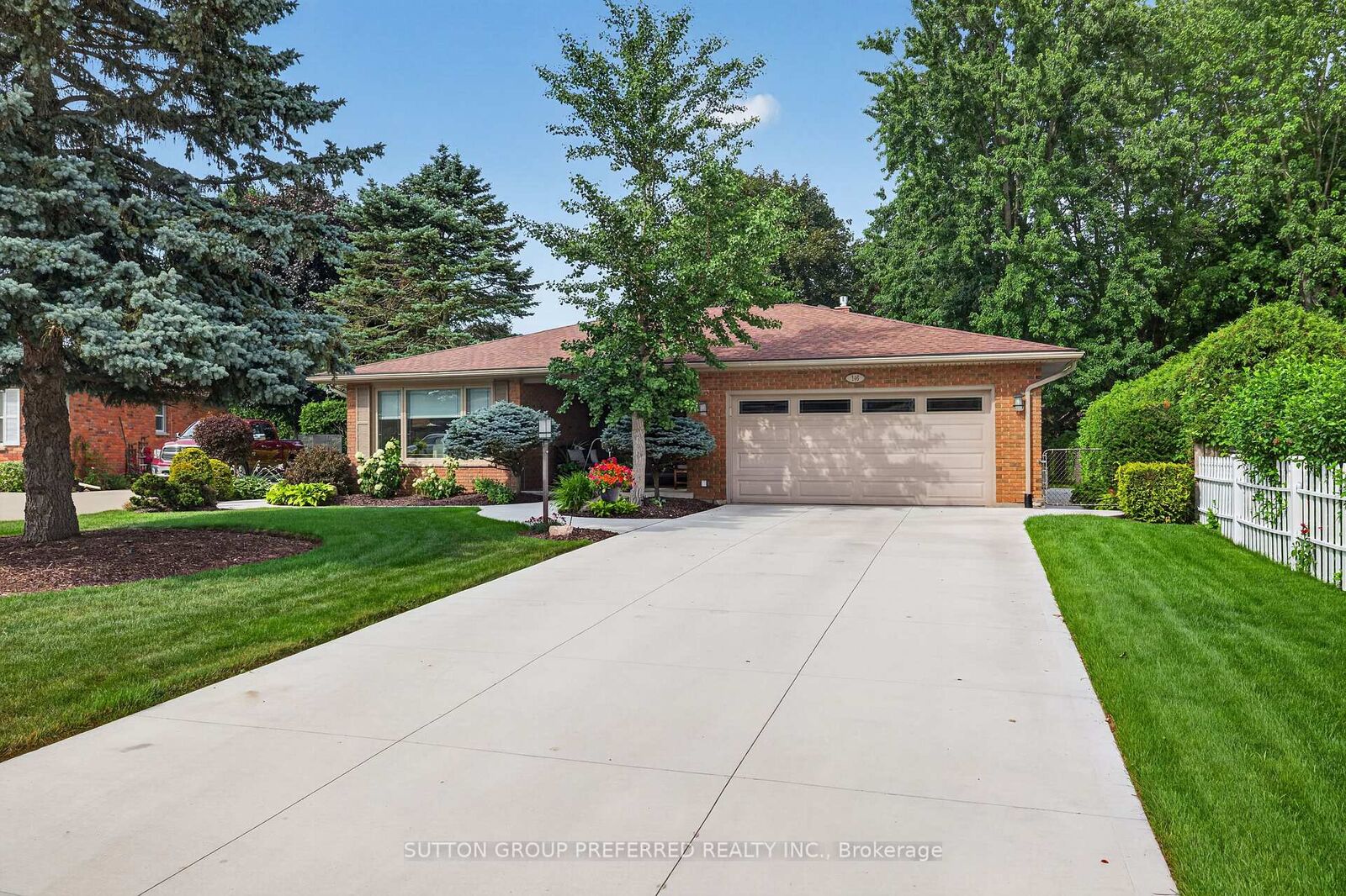 Property Photo:  146 Sherwood Place  ON N0L 1G3 