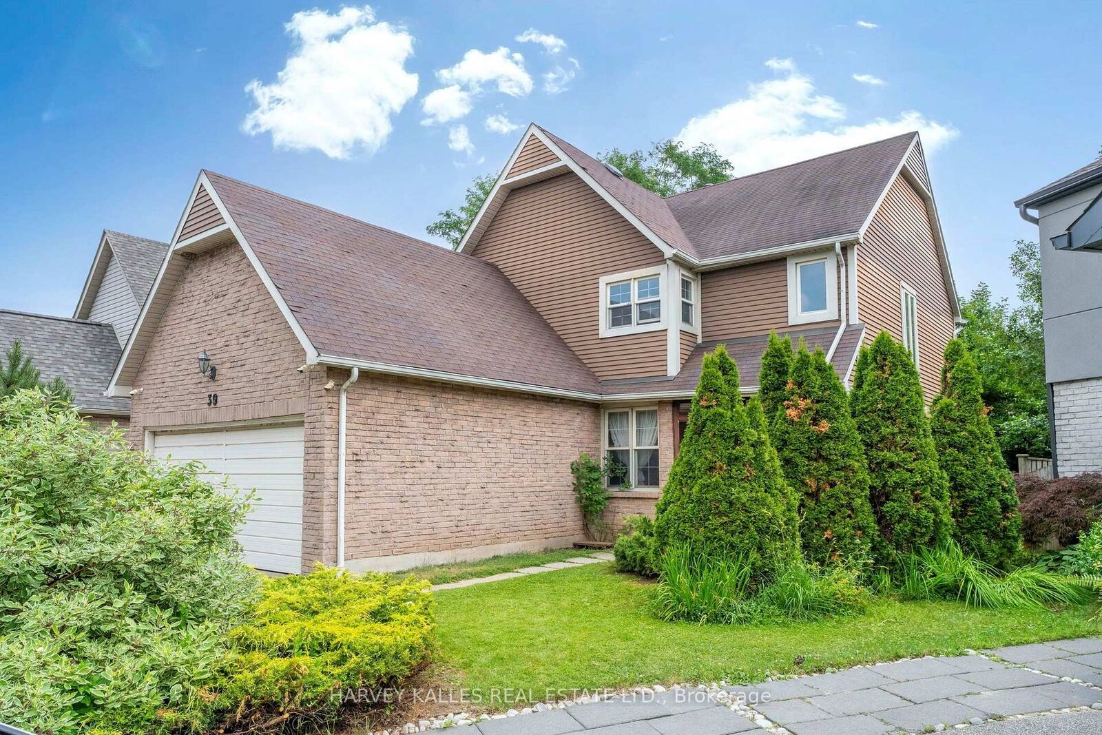 Property Photo:  39 Newington Crescent  ON M9C 5B7 