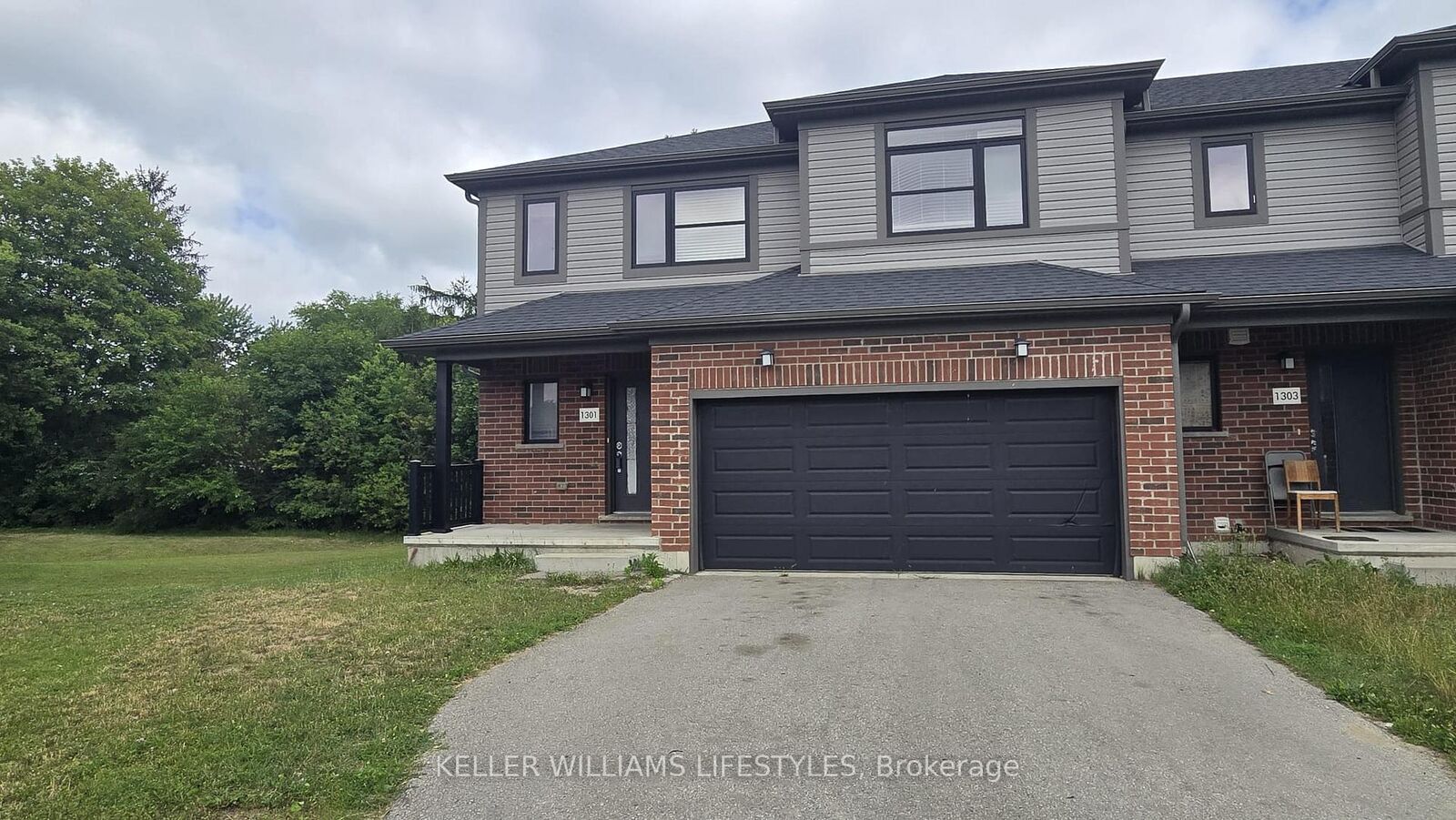 Property Photo:  1301 Michael Circle  ON N5V 0B8 