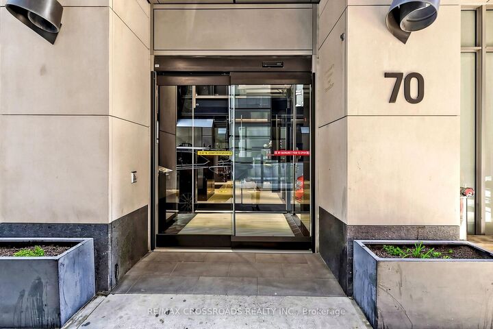 Property Photo: 70 Temperance Street 2816 ON M5H 0B1