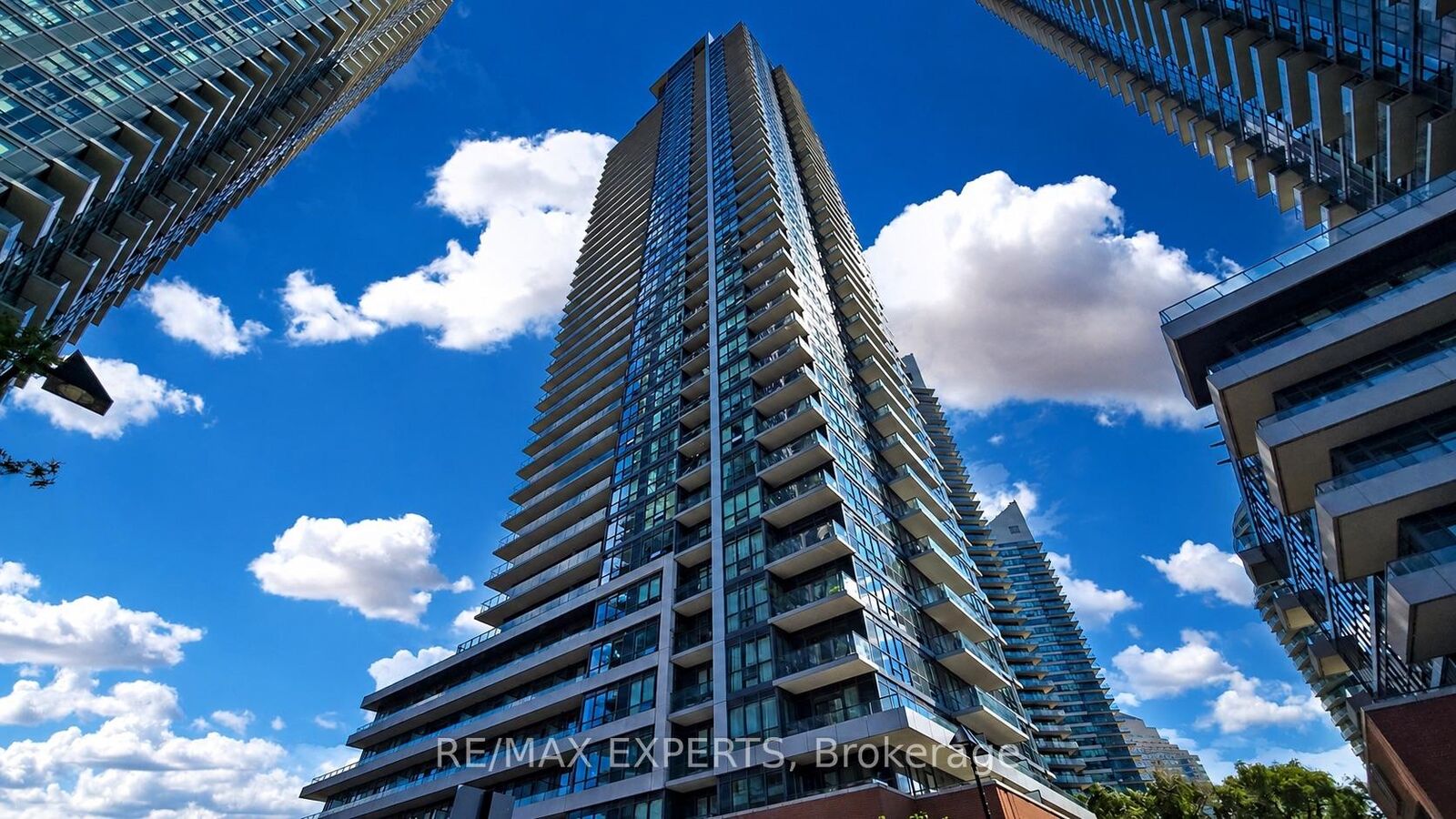 Property Photo: 2212 Lakeshore Boulevard W 615 ON M8V 0C2