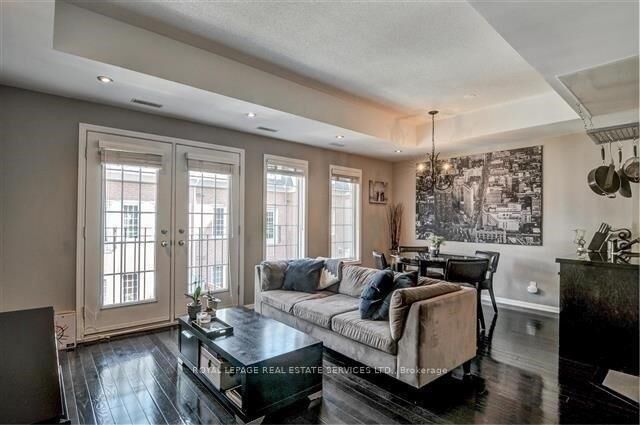 Property Photo: 11 Niagara Street 7 ON M5V 3N9
