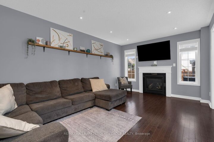 Property Photo:  124 Latimer Avenue  ON L3W 0M9 