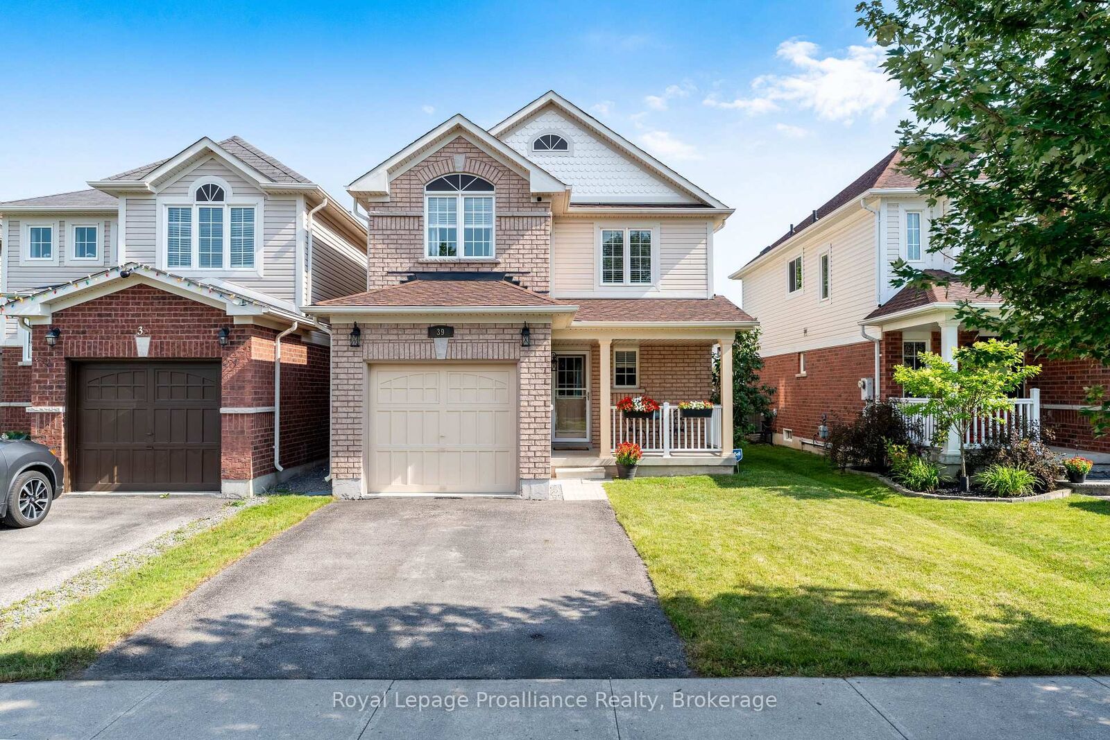 Property Photo: 39 Courvier Crescent ON L1C 0E7