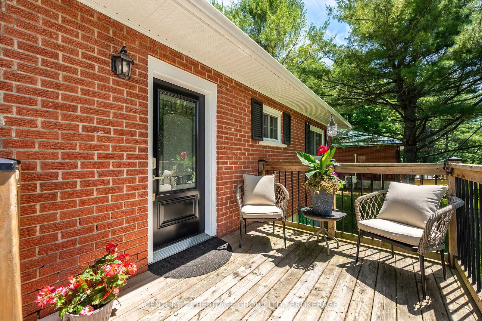 Property Photo:  471 Lyndhurst Road  ON K0E 1N0 