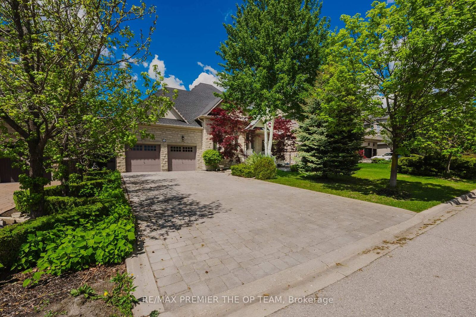 Property Photo:  56 Park Ridge Drive Lower  ON L0J 1C0 