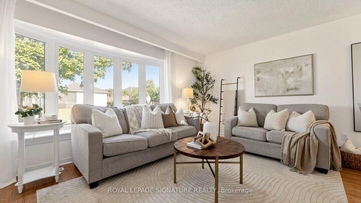 Property Photo:  134 Oakmeadow Boulevard  ON M1E 4H1 