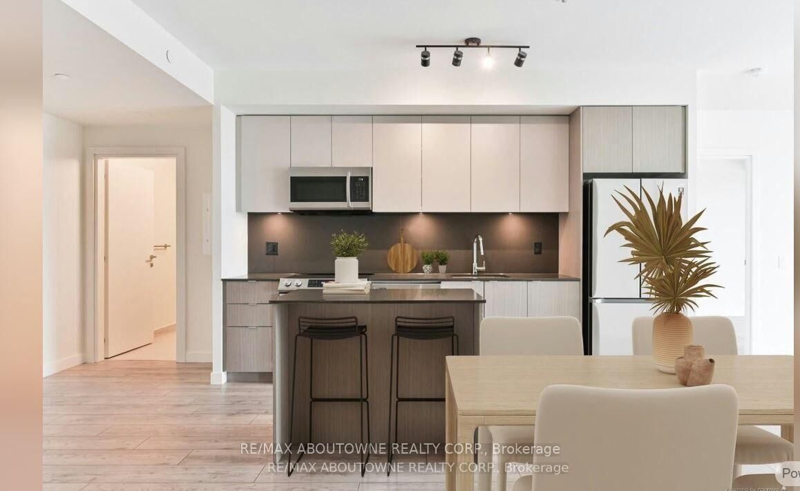 Property Photo: 125 Bronte Road A0808 ON L6L 3C1