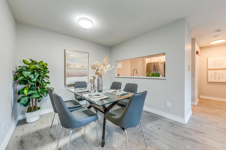 Property Photo:  1450 Glen Abbey Gate 823  ON L6M 2V7 