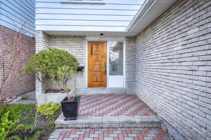 Property Photo:  76 Ashridge Drive  ON M1V 1P2 