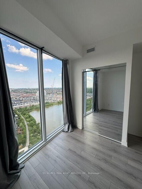 Photo de la propriété:  3079 Trafalgar Road 1708  ON L6H 7C2 