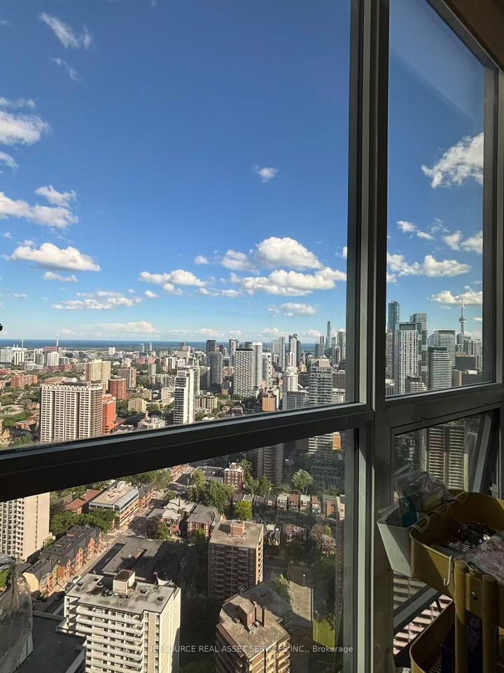 Property Photo: 45 Charles Street E 4912 ON M4Y 0B8