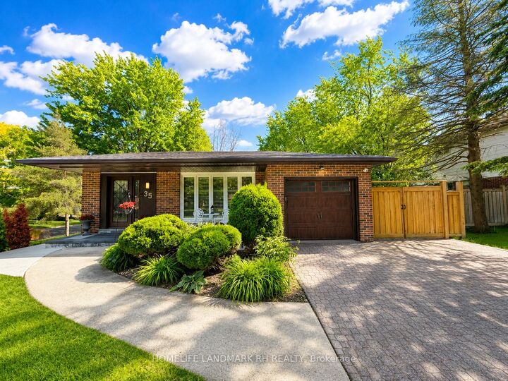 Property Photo: 35 Royal Orchard Boulevard ON L3T 3C4