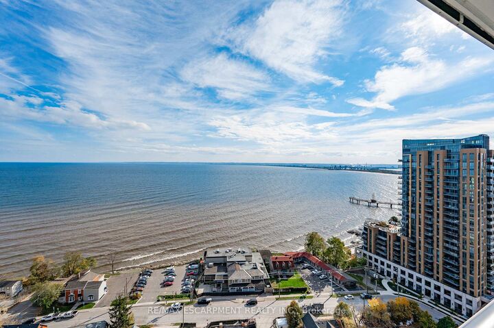 Property Photo: 370 Martha Street 1503 ON L7R 0G9