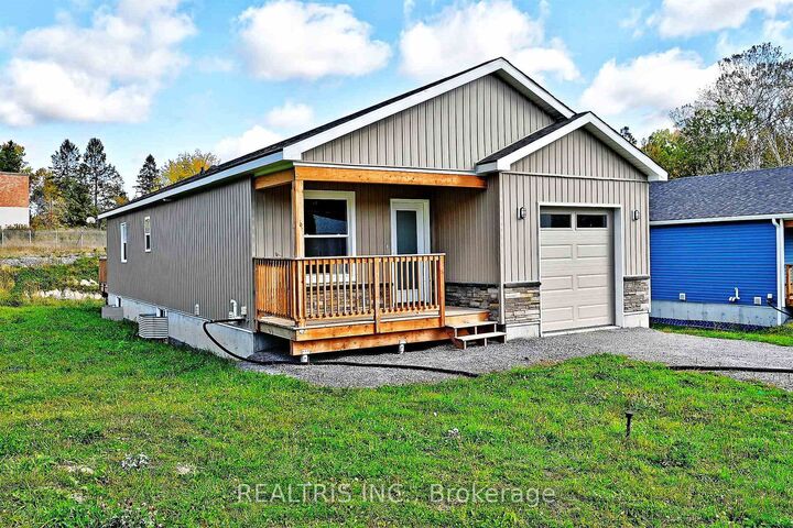 Property Photo:  148 Patricia Street  ON P3Y 1A1 