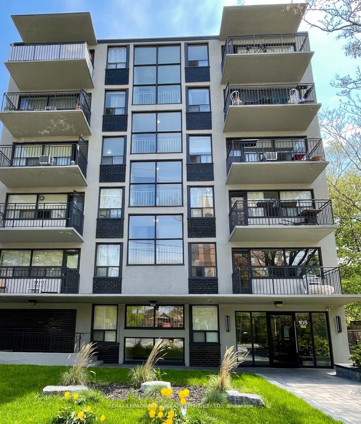 Property Photo:  105 Raglan Avenue 101  ON M6C 2K7 