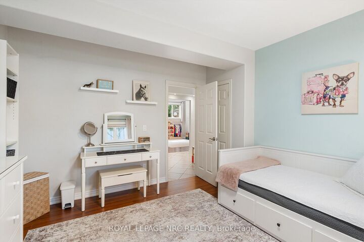 Property Photo:  108 Michael Drive  ON L3C 0A7 