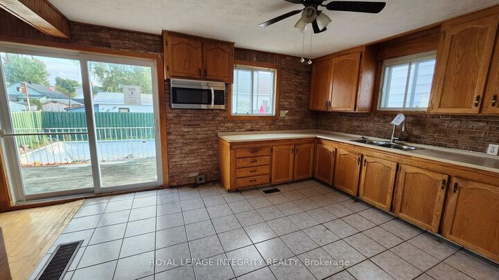 Property Photo: 360 9th Street W ON K6J 3A7