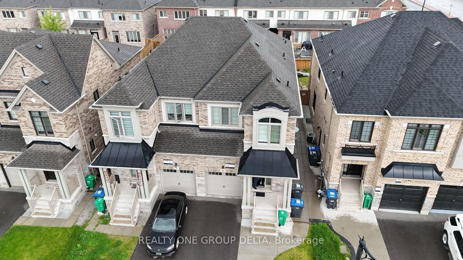 Property Photo:  6 Quinton (Upper Level) Ridge  ON L6Y 0E3 