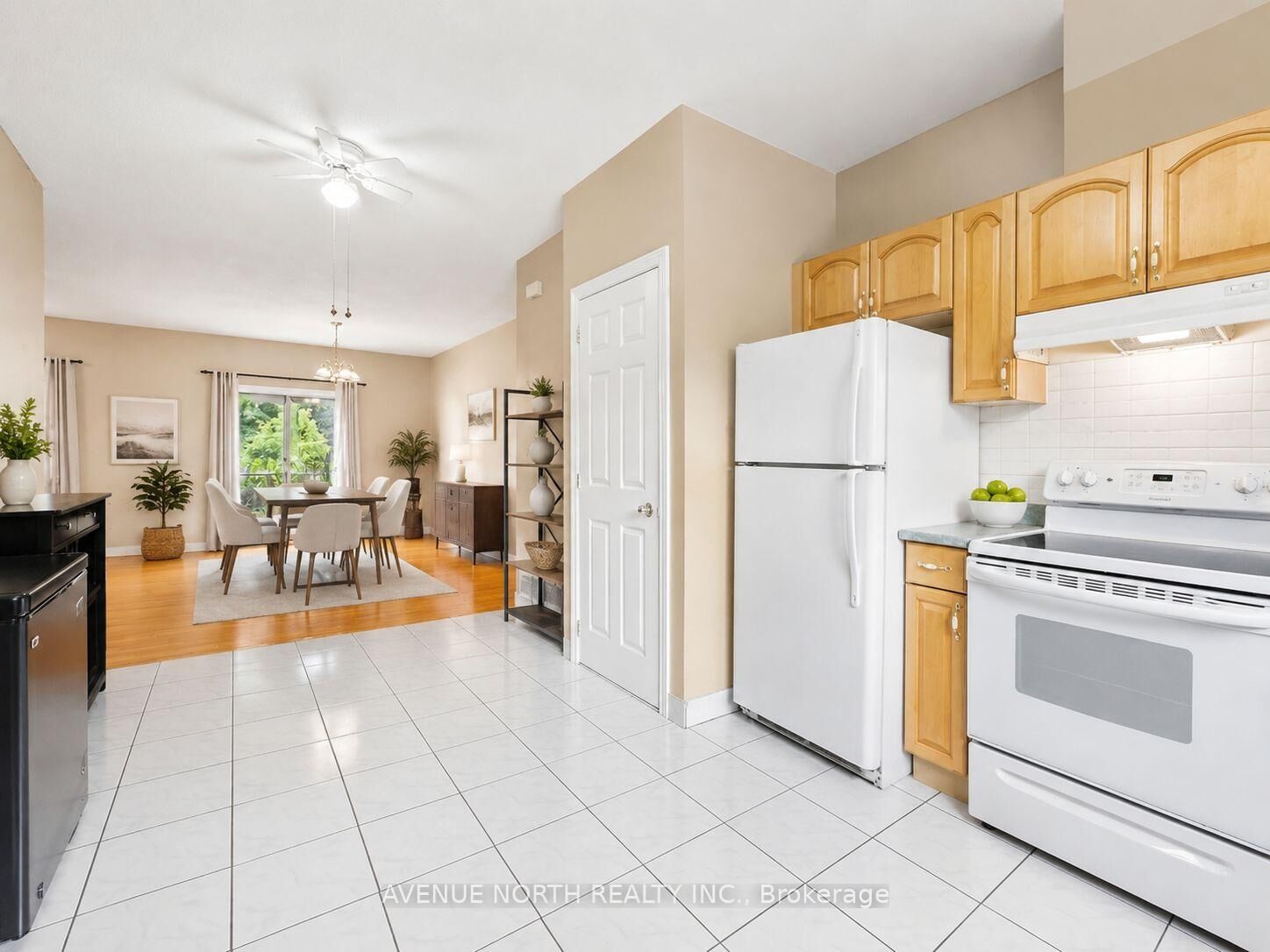 Property Photo: 6803 Barsona Place ON K1C 1J2
